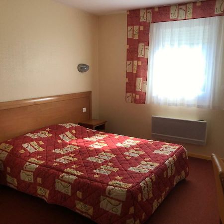 Hotel La Colombiere Cantal Massiac Eksteriør bilde
