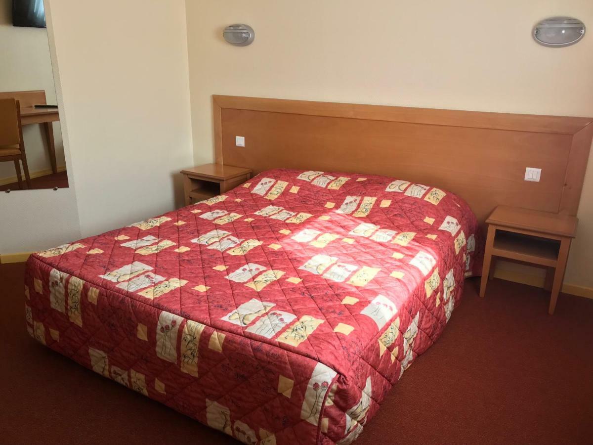 Hotel La Colombiere Cantal Massiac Eksteriør bilde