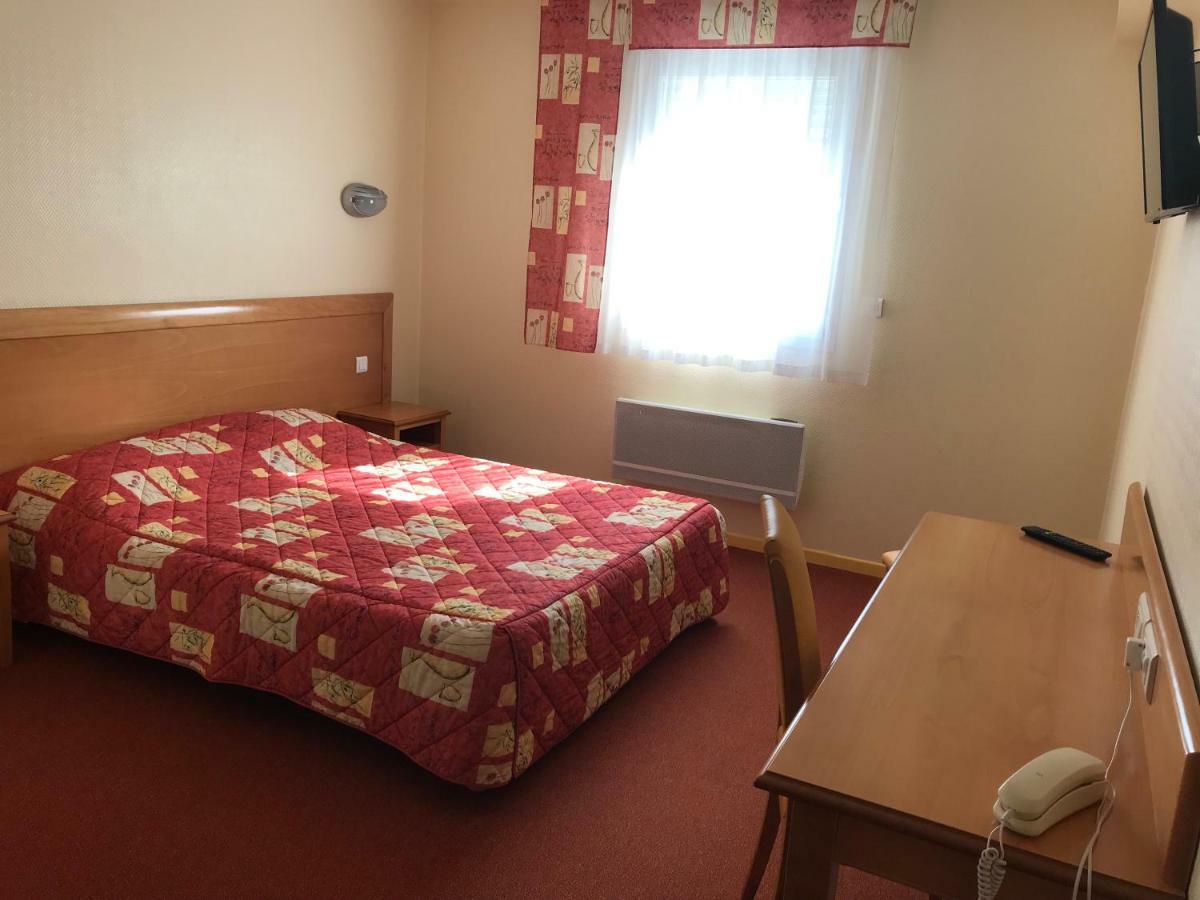 Hotel La Colombiere Cantal Massiac Eksteriør bilde